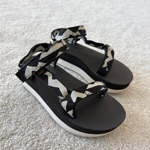 Teva Flatform Universal Sandals